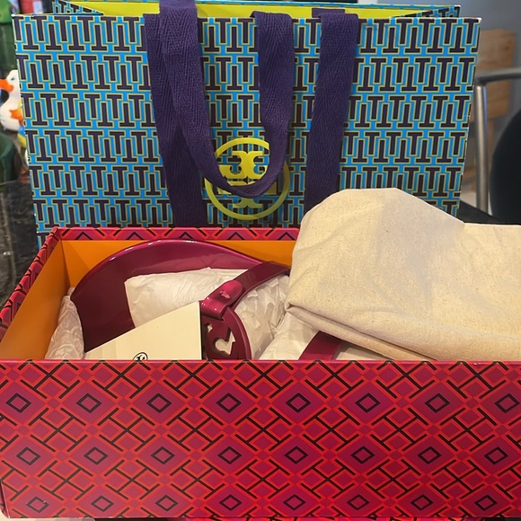 Tory Burch Miller patent soft Sandals - Picture 9 of 14